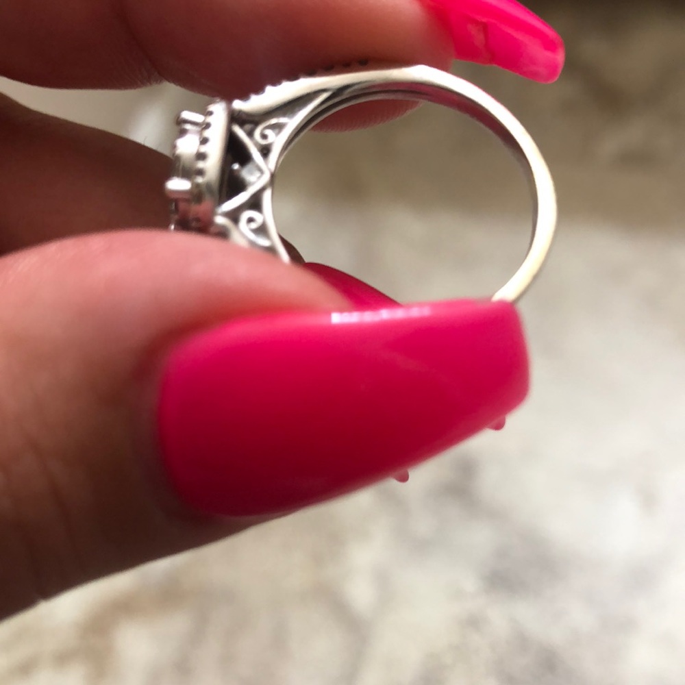 Engagement ring - Picture 2 of 2